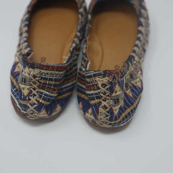 𝅺LUCKY Brand Emmie Aztec Metallic Printed Flats Size 9.5 NWOB - Picture 2 of 9